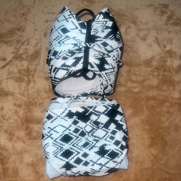 💐🌸💐 Bikini 👙 black and white color for women size XL 15/17 but fits like L . - Picture 5 of 9